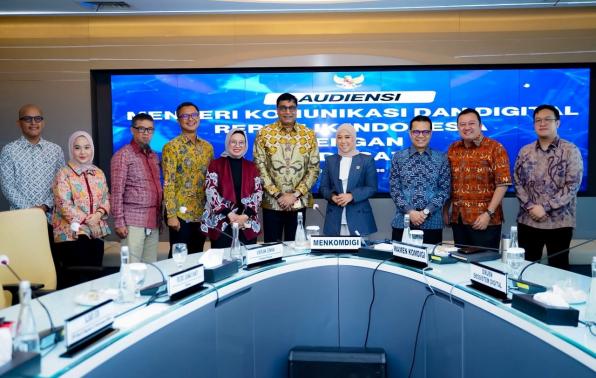 Menteri Komunikasi dan Digital Meutya Hafid mengatakan pemerintah akan terus mendukung investasi strategis yang memperkuat daya saing digital Indonesia sekaligus memastikan pemanfaatan kecerdasan artifisial berlangsung secara bertanggung jawab, inklusif, dan memberikan nilai tambah bagi perekonomian nasional. Foto: Humas Kemkomdigi